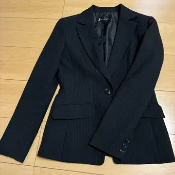 블랙 스트라이프 취업 정장