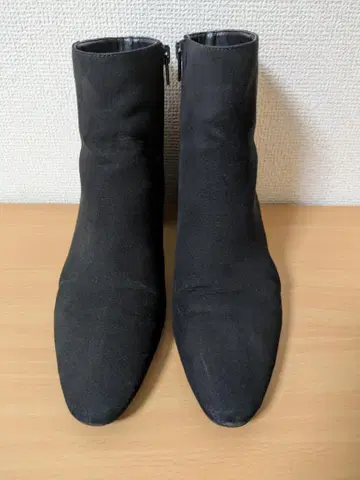 블랙 스웨이드풍 지퍼 숏부츠