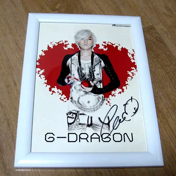 G-DRAGON | 지드래곤 G-dragon Autographed / 1st Album Official Sign
