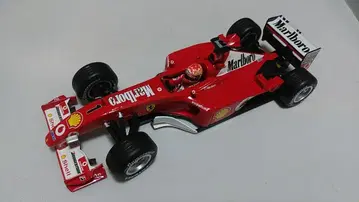 핫휠 1/18 페라리 F2001 슈마허