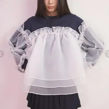 비비이 안나 퍼프 톱