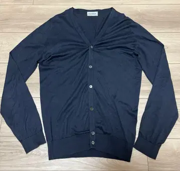 JOHN SMEDLEY 존스메들리 V넥 가디건 S 네이비