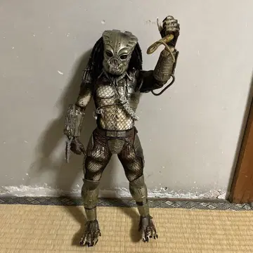 네카 빅 프레데터 1/4 사이즈