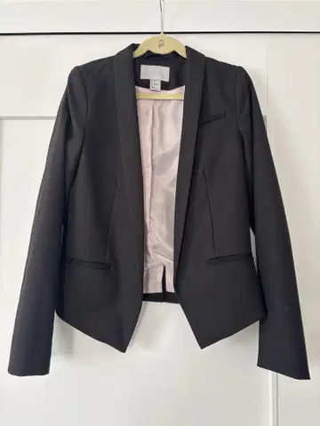 H&M 블랙 테일러드 자켓 숏 기장
