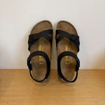 BIRKENSTOCK의 샌들