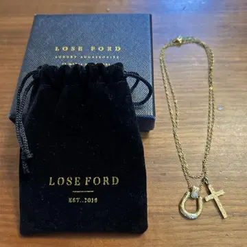 LOSE FORD 호스 슈 십자가 목걸이
