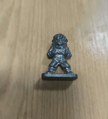 손오반 메탈 피규어 약 3cm