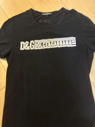 D&G 블랙 티셔츠 반팔