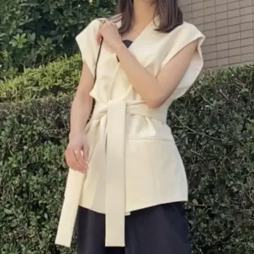 자라 화이트 슬리브리스 베스트 베스트 자켓