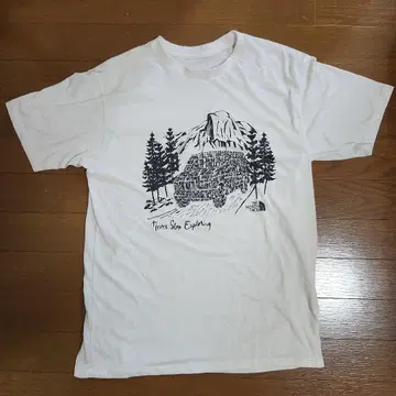 THE NORTH FACE 화이트 티셔츠