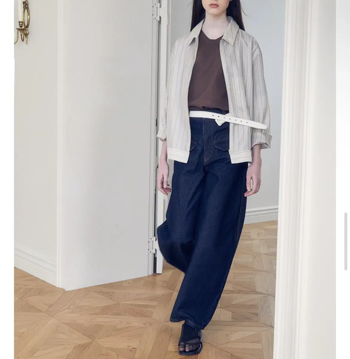 IEL less belt white