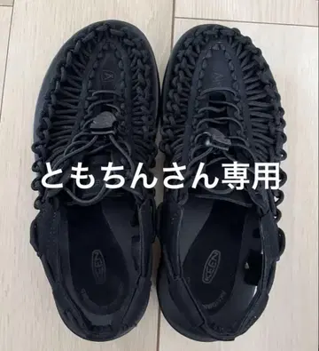 새상품급 KEEN 킨 유니크 샌들 블랙 24.5cm 상태 좋음