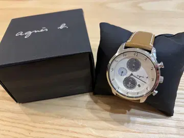 agnis b. 솔라 시계