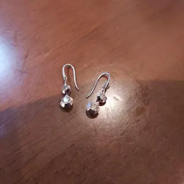 오크 케이 귀걸이 브라운 다이아