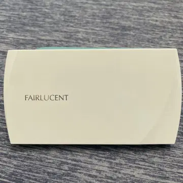 FAIRLUCENT 베이지 파우더 컴팩트