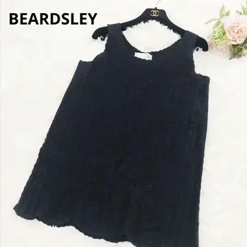 BEARDSLEY 세탁 가능한 전체 자수 스트레치 슬리브리스 티셔츠