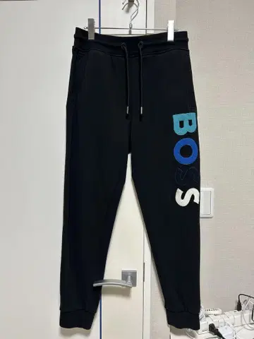 BOSS 블랙 스웨트 팬츠 M 사이즈 남성용