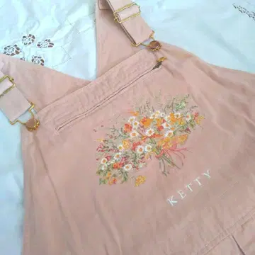KETTY 케티 오버롤 핑크 꽃 자수 점퍼 스커트