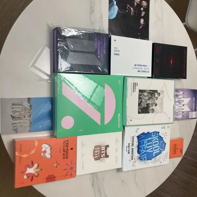 BTS 방탄소년단 앨범 DVD 등 일괄 판매 합니다 :)