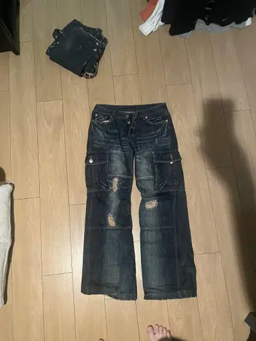데미지 가공 다크 블루 데님 팬츠 38cm