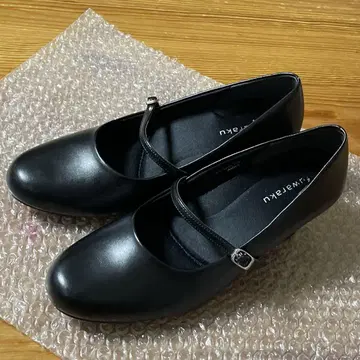 블랙 스트랩 펌프스