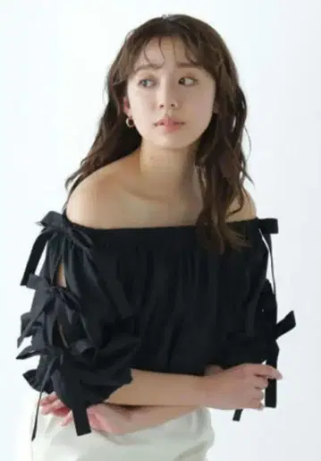 내추럴 뷰티 베이직 리본 상의