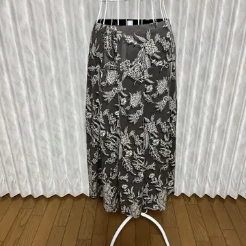개버딘 KT 플라워 프린트 롱 스커트 모카 브라운