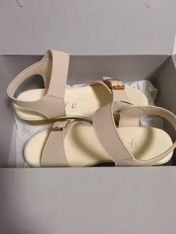 베이지 웨지솔 컴포트 샌들