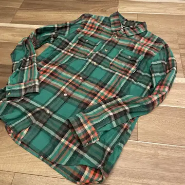 BURTON 체크 무늬 플란넬 셔츠 L 사이즈