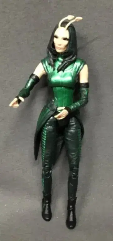 HASBRO BUILD A FIGURE MARVELS MANTIS 빌드
