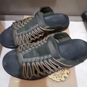 KEEN 올리브 샌들 US 9.5