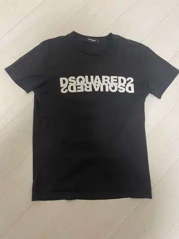 DSQUARED2 블랙 티셔츠 M 사이즈