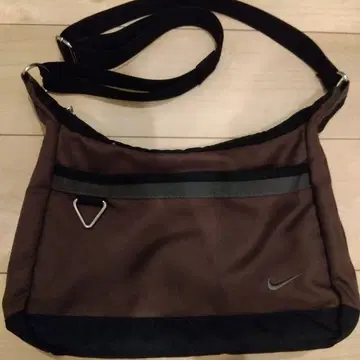 Nike 브라운 숄더백