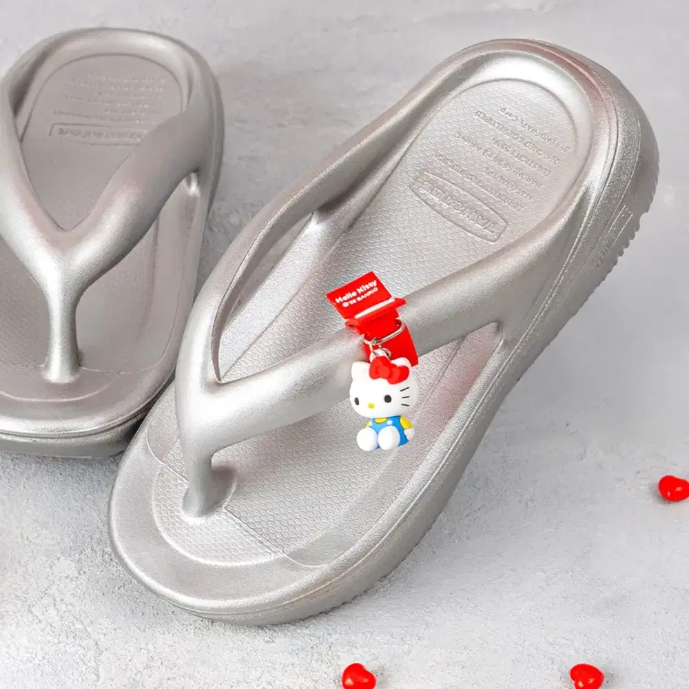 【Taw&Toe x Sanrio】Flip Flop Plumpy Hello Kitty Silver W Taw&Toe x Sanrio Flip Flop Zerovity Plumpy Hello Kitty