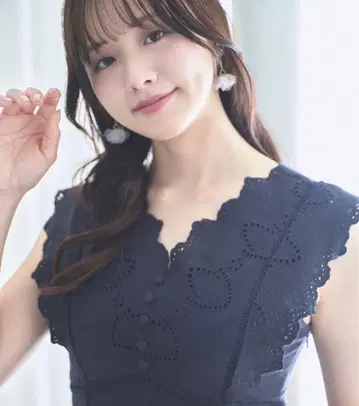 허리 리본이 달린 코튼 컷워크 레이스 자수 원피스 새상품