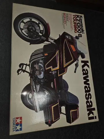 타미야 KAWASAKI KZ1300B TOURING 1/6