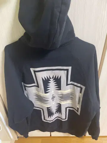 Pendleton 블랙 후드 부착 후드티