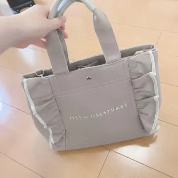 질스튜어트 프릴 백 베이지