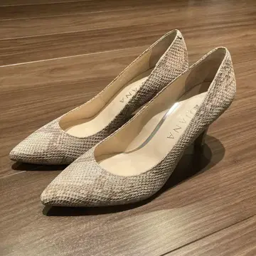 Diana 베이지 계열 스네이크 스킨 펌프스 23.5cm