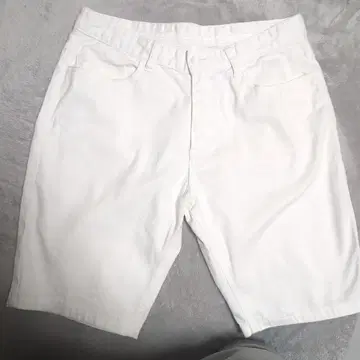 화이트 데님 숏 팬츠