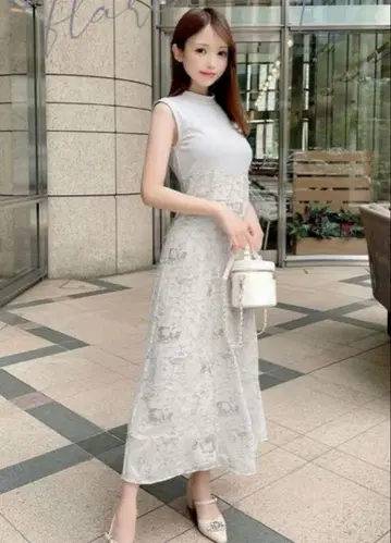 미셸 마카롱 로얄 플뢰르 슬리브리스 플레어 원피스 꽃무늬 XS