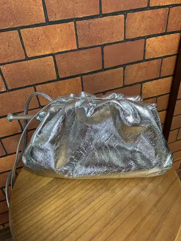 실버 가마구치, 미니 숄더백