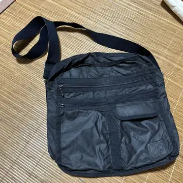 ACE 블랙 숄더백