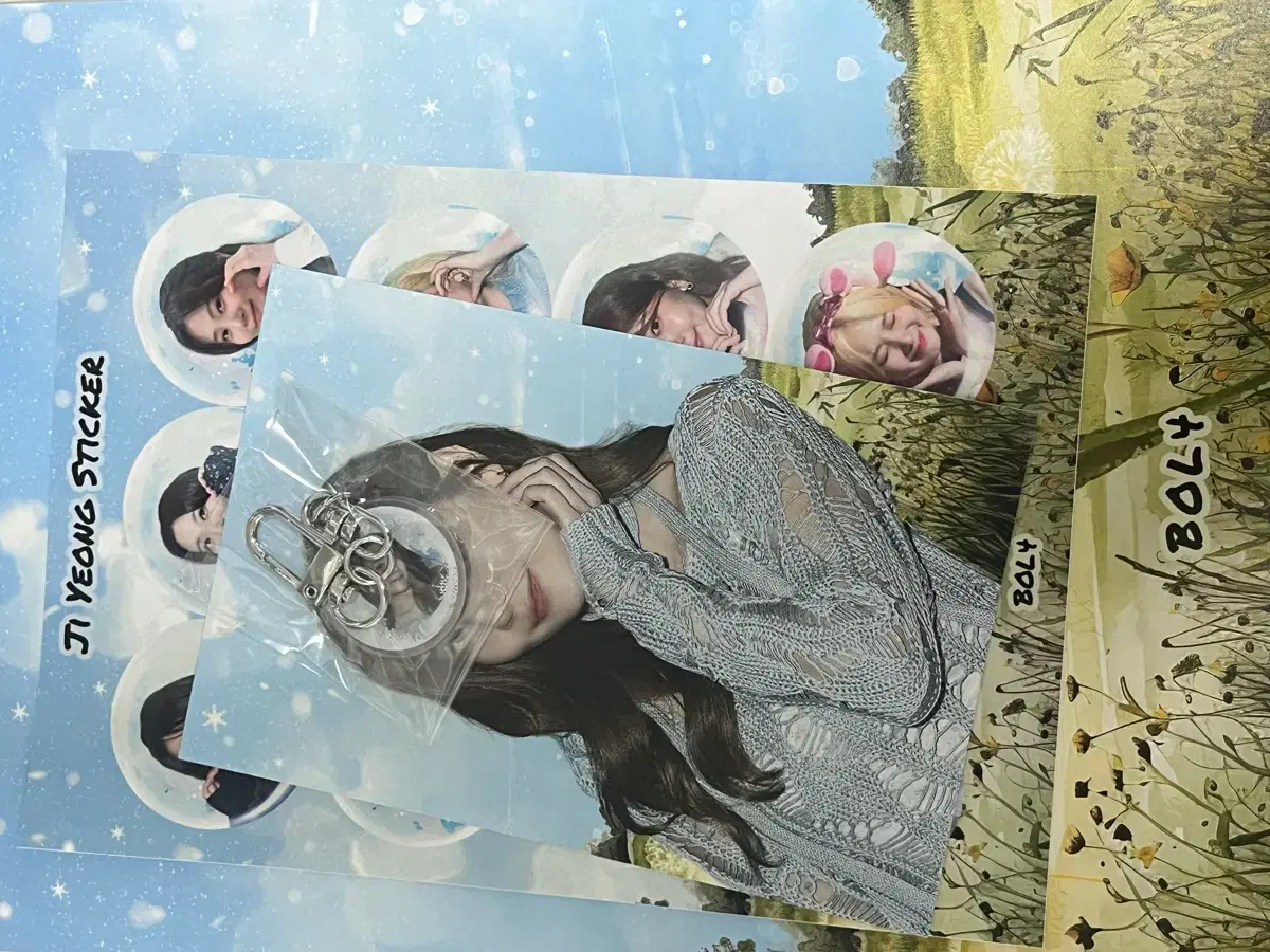 2025 Bolbbalgan4 Jiyoung Calendar