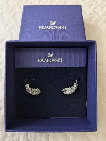 새상품 SWAROVSKI Nice 페더 귀걸이 스와로브스키 깃털