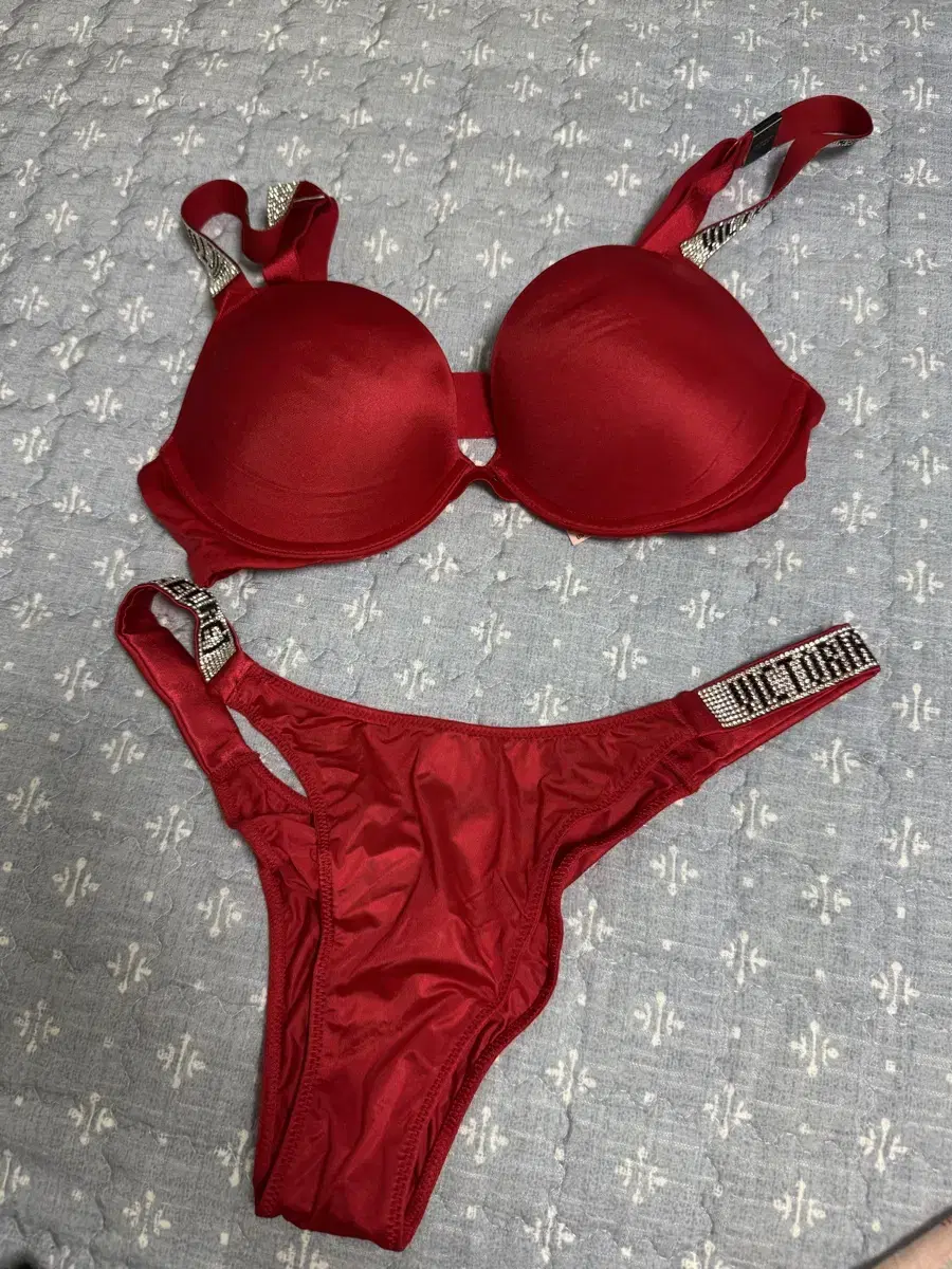 Victoria's Secret Lingerie Set, Body Splash, New Product