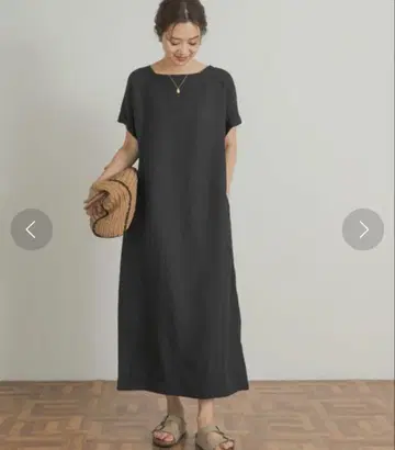 24SS 어반 리서치 도어스 린넨 레이온 스퀘어 넥 원피스 블랙