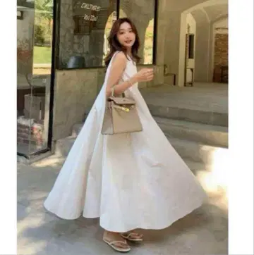 벌스데이 바쉬 화이트 슬리브리스 A 라인 원피스