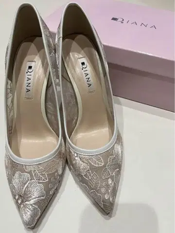 DIANA 플라워 자수 베이지 하이힐 웨딩 24cm