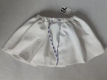 새상품 Bibiy NELLY MINI SKIRT 화이트